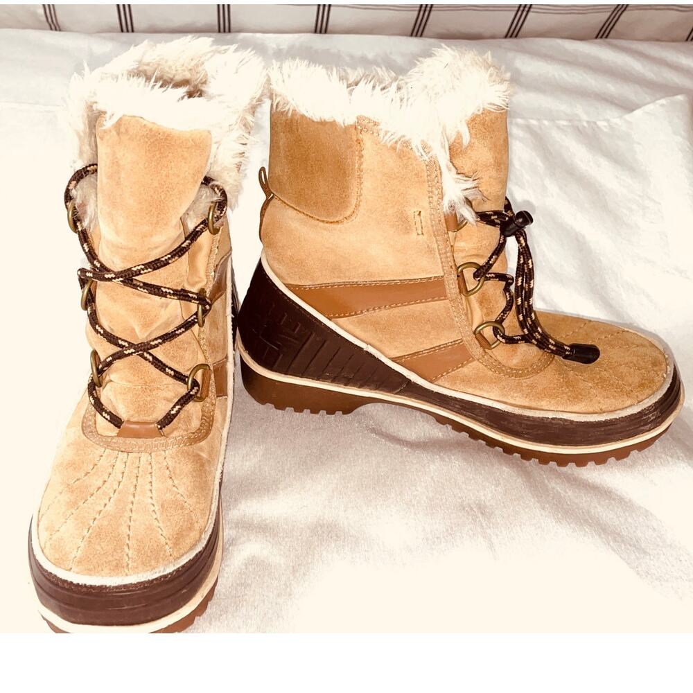 Sorel Tivoli II Youth Snow Boot - Youth Size 4 - Style NY2417-373